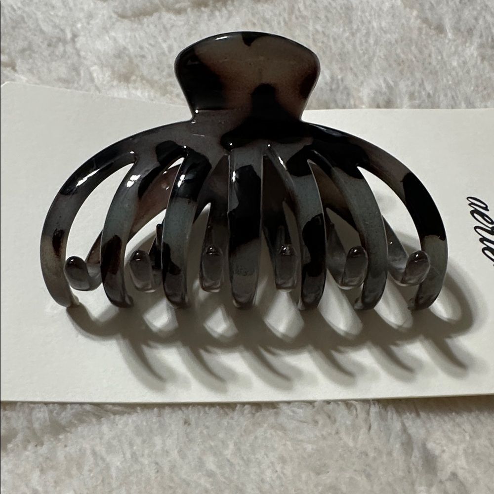 aerie Black Tan Marble Octopus Claw Hair Clip - Picture 8 of 11